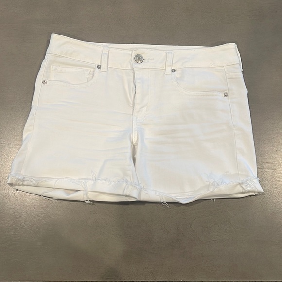 American Eagle Outfitters Pants - American Eagle White Stretch Midi Short
